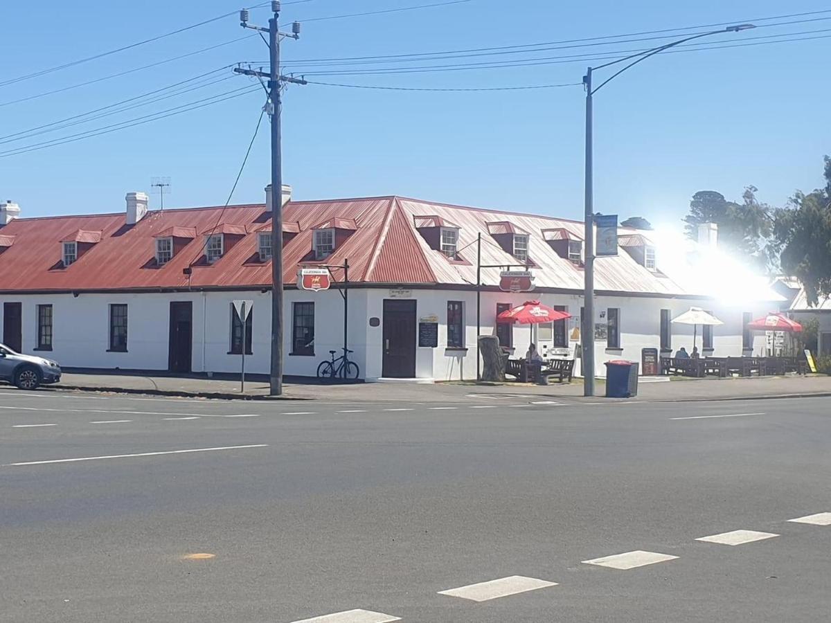 The Caledonian Inn Port Fairy Eksteriør billede